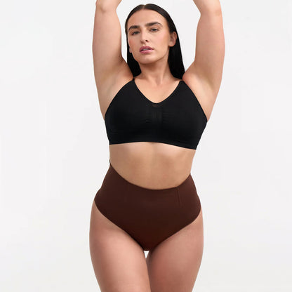 <div>Das Model ist 1,73m groß</div><span></span><div>und trägt Größe L.</div>