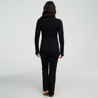 <div>Das Model ist 1,72m groß</div><span></span><div>und trägt Größe S</div>