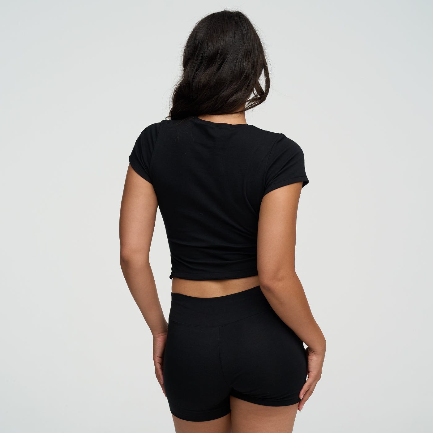 <div>Das Model ist 1,72m groß</div><span></span><div>und trägt Größe S</div>