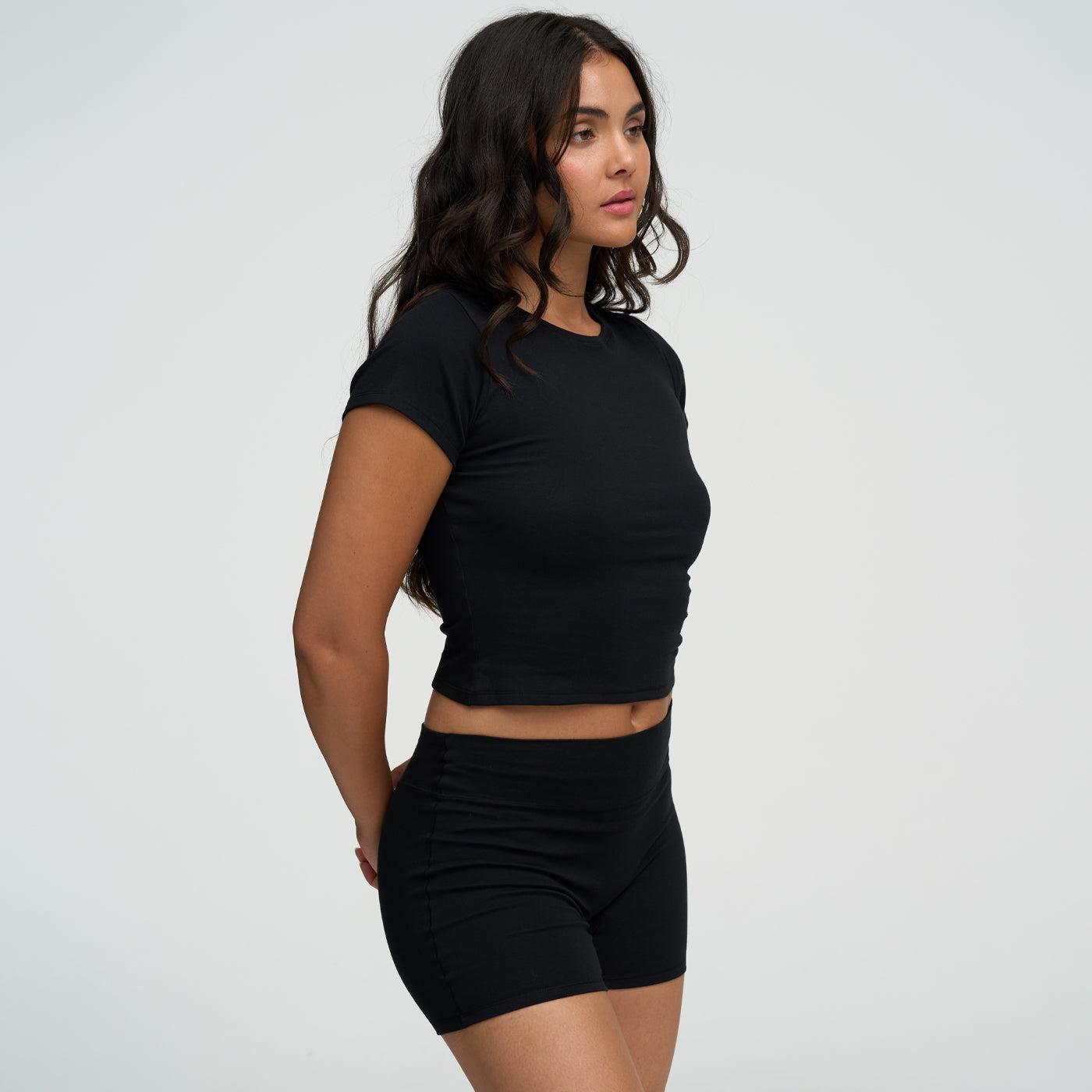 <div>Das Model ist 1,72m groß</div><span></span><div>und trägt Größe S</div>